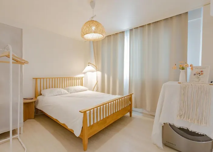 Open Special! 3 Bedroom Cozy 3min Subway Near Lotte World, Kspo, Olympic Park Seul