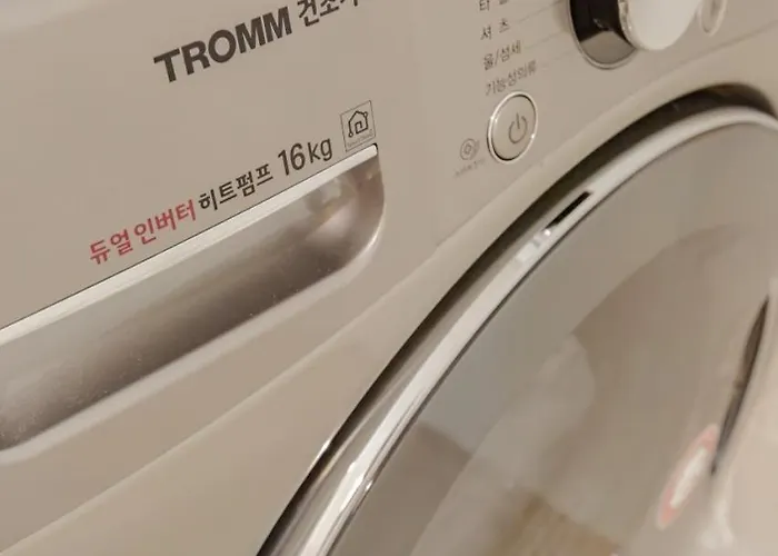 Open Special! 3 Bedroom Cozy 3min Subway Near Lotte World, Kspo, Olympic Park * Seul